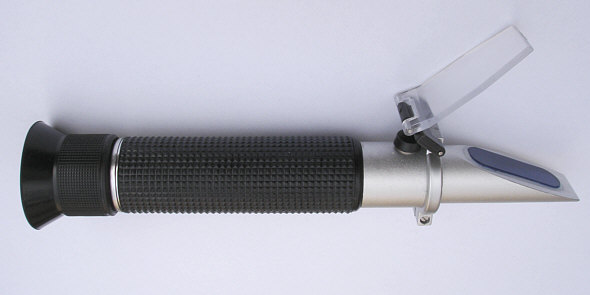 [ Refraktometer zur Salinit&auml;tsmessung ]