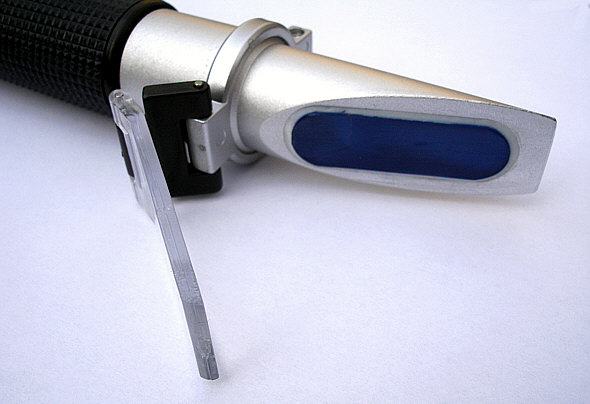 [ Refraktometer zur Salinit&auml;tsmessung ]