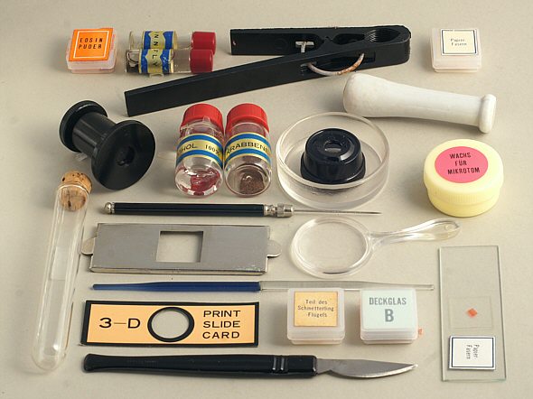 [ Some selected items from the microscope box ]