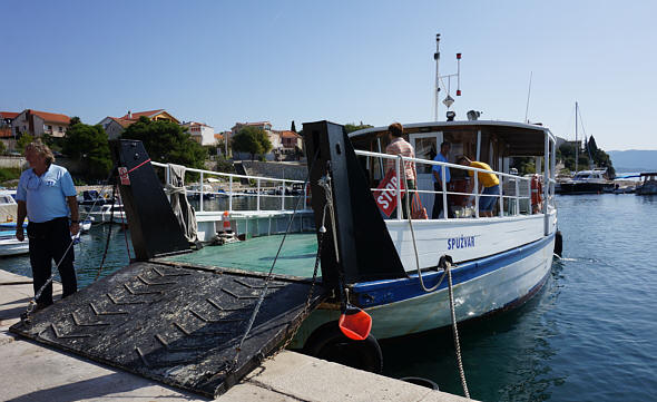 [ Eine F&auml;hre nach Krapanj ]