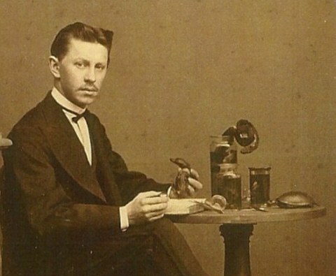 [ Ferdinand Richters als junger Mann, Detail ]