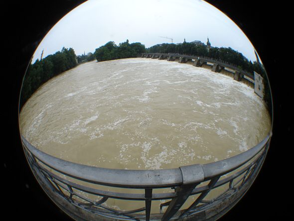 [ Munich Isar river flood, August 2010 ]