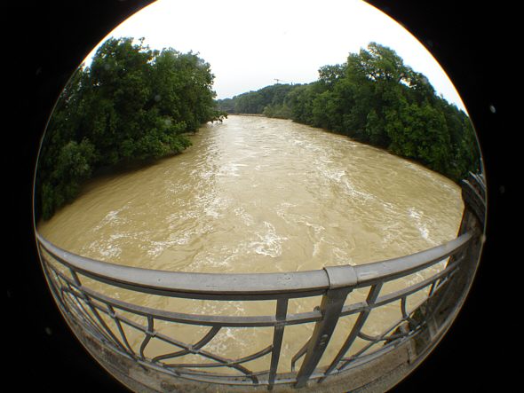 [ Munich Isar river flood, August 2010 ]